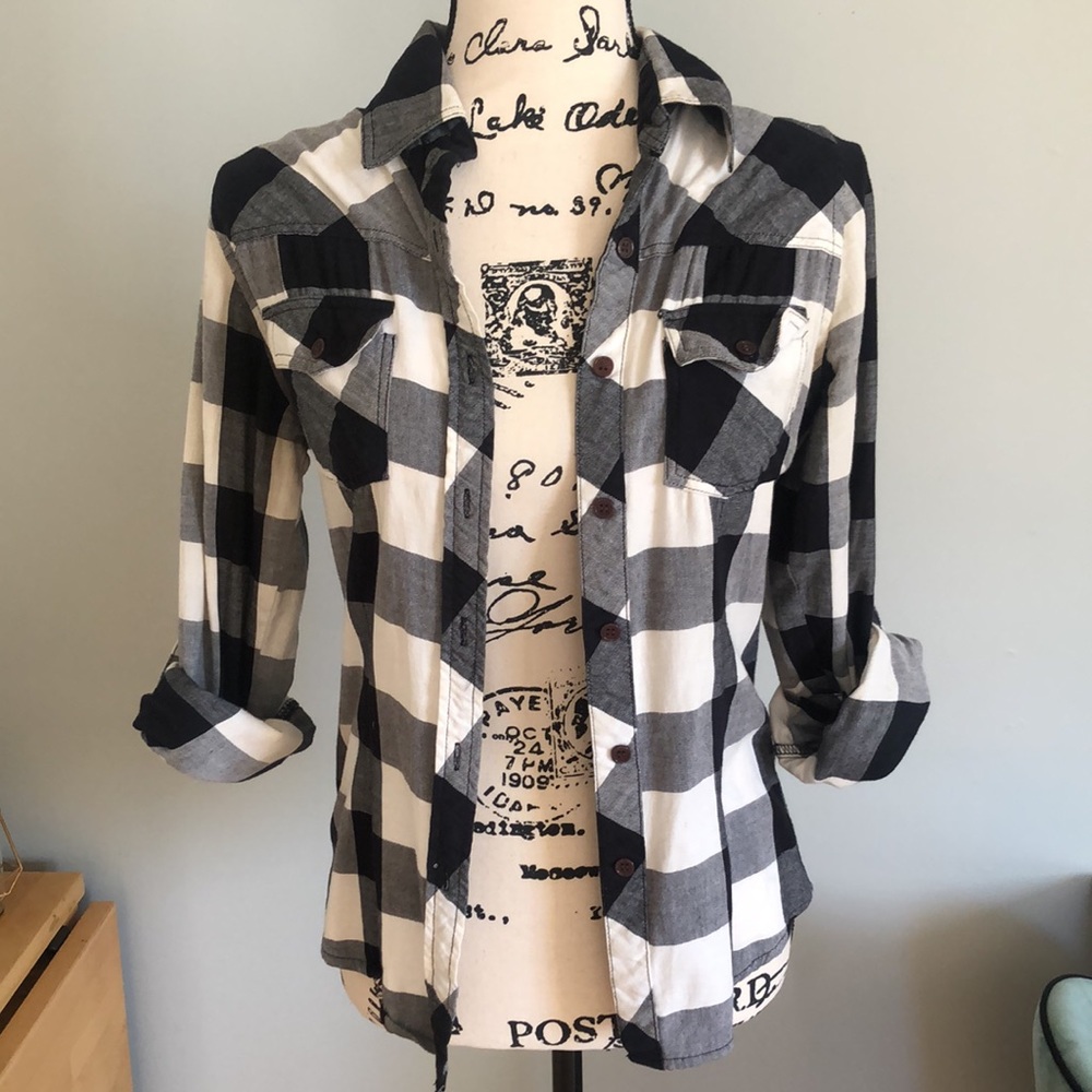Classic black & white plaid shirt